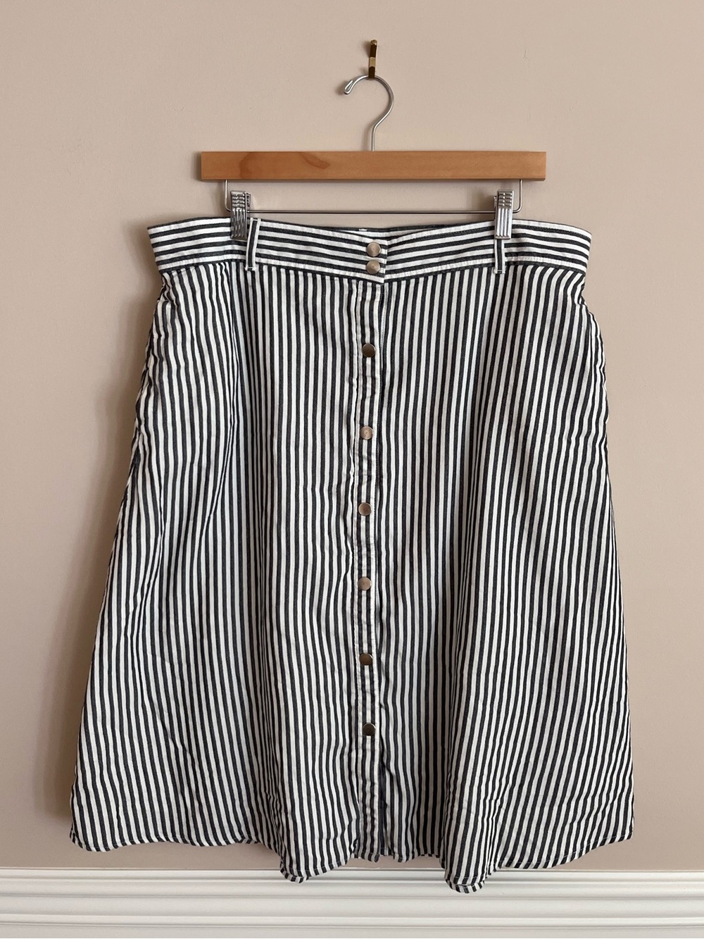 LOFT a-line striped skirt with pockets size 16